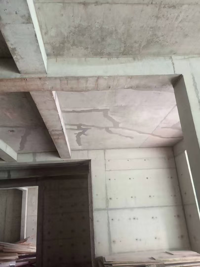 安仁房屋顶楼开裂怎么处理